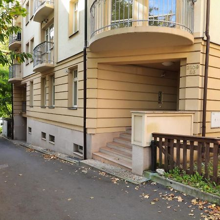 Apartman Nad Kolonadou Карлові Вари Екстер'єр фото